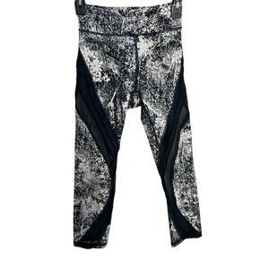 Lululemon Athletica Blue and White Crop Leggings with Mesh Panels